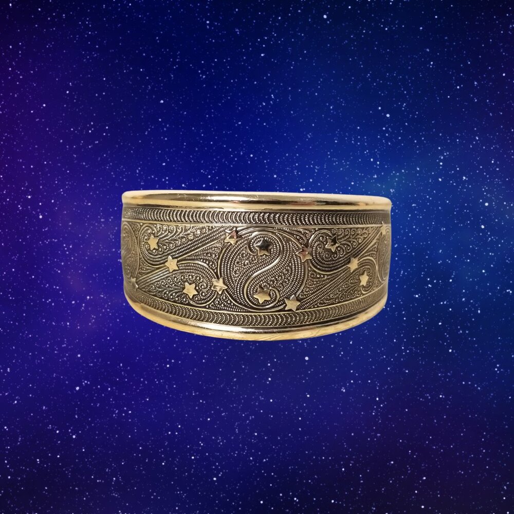 Vintage 1960s Metal Cuff Bracelet with Stars / Hippie Pattern - Picture 2 of 5